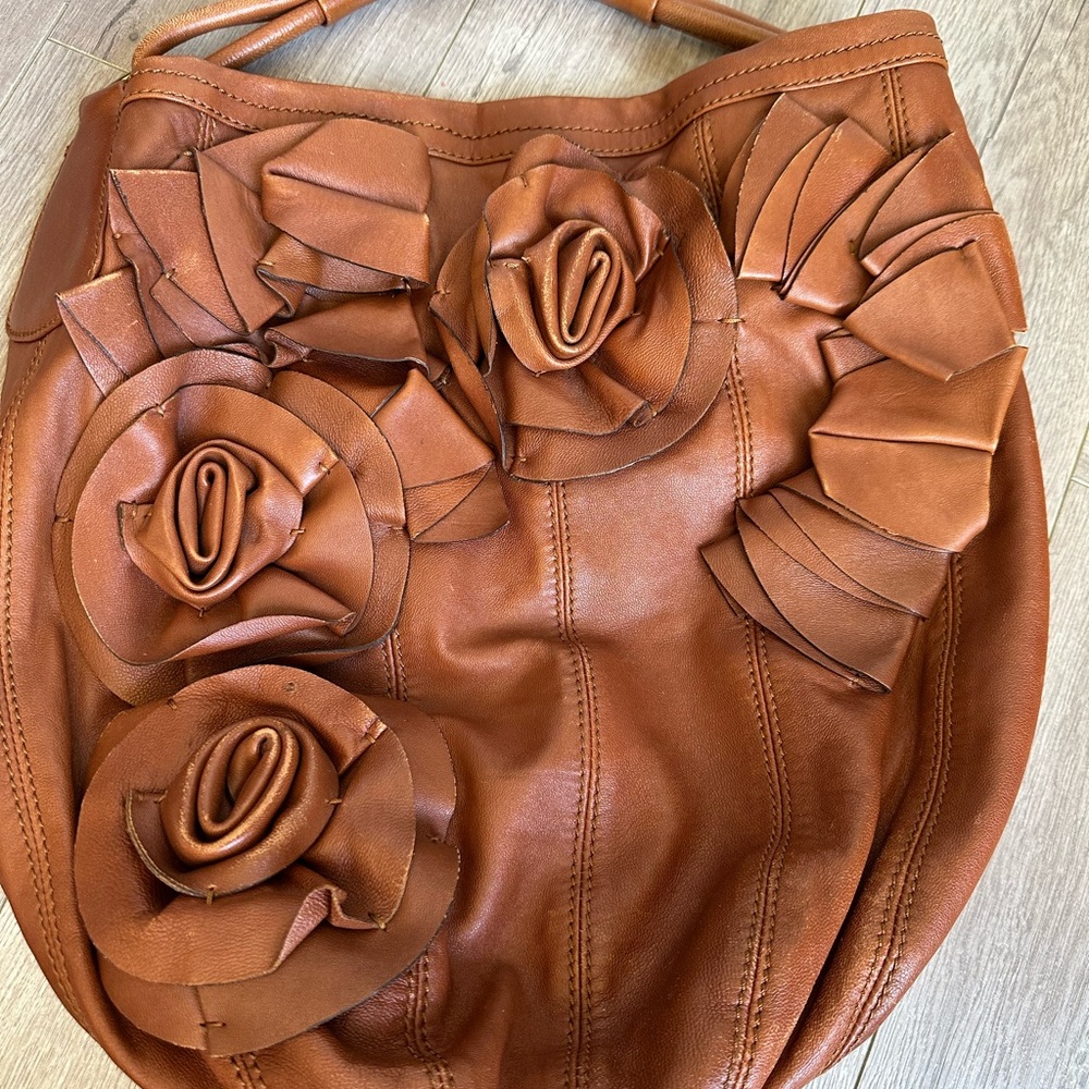 Beautiful, Leather Handbag with Floral Design - Picture 15 of 15